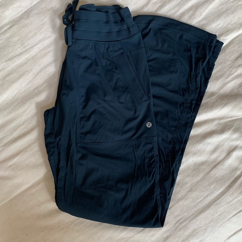 Lululemon DANCE STUDIO PANT, SZ 6, NOCTURNAL TEAL